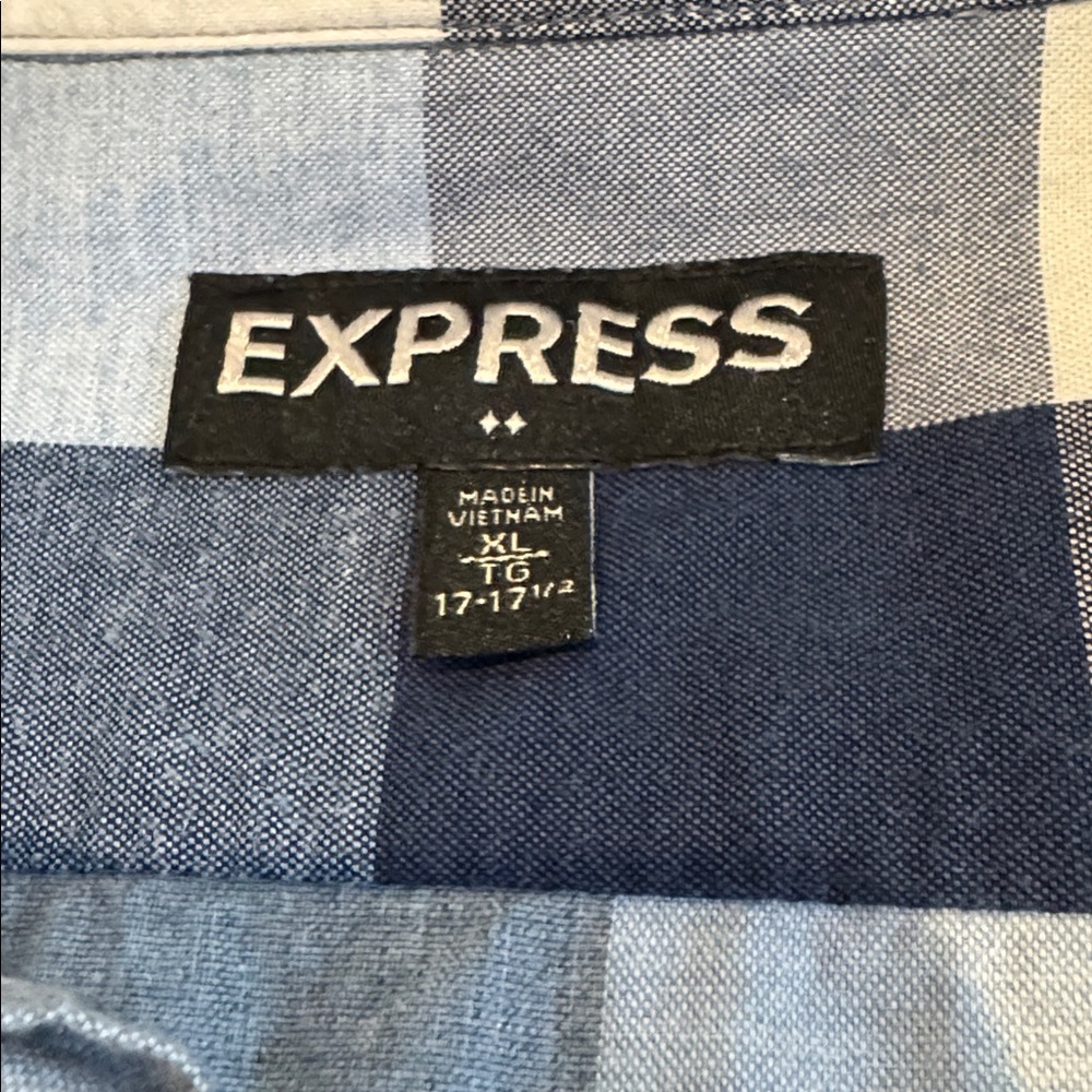 Express button down - Picture 2 of 4